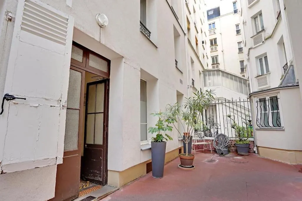 Logement Proche Champs Elysees Paris 0*,  France